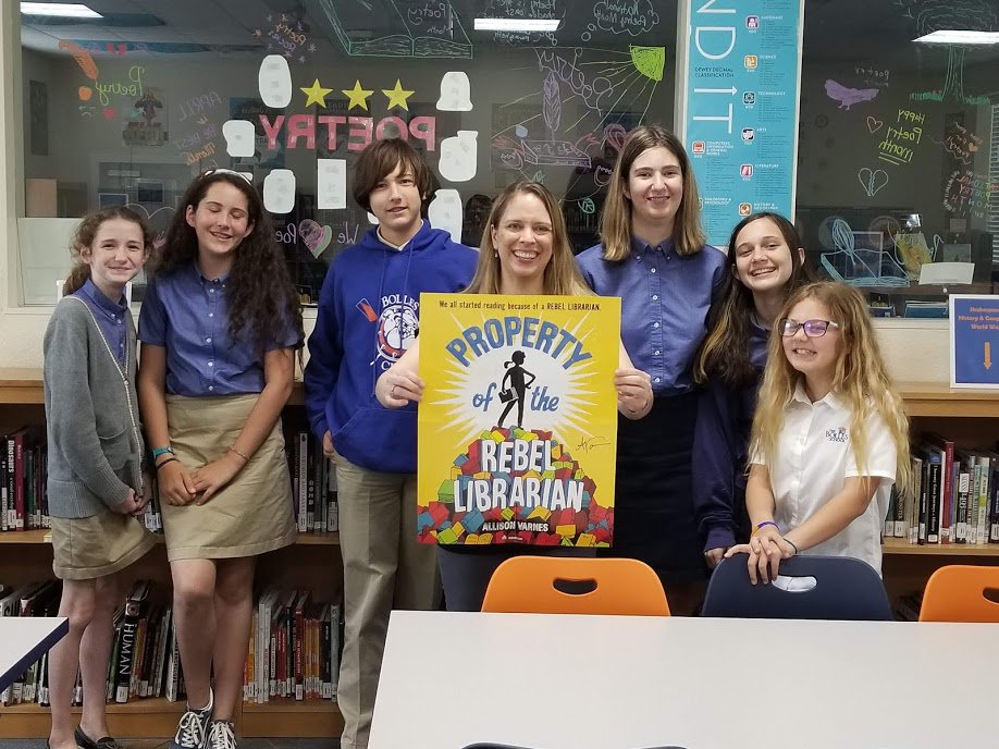 RHCBEducators's tweet photo. Author @allisonvarnes of PROPERTY OF THE REBEL LIBRARIAN in the wild with some young rebel librarians! Love this!
#rebelreader #NationalLibraryWeek https://t.co/Rir0d2ZhVm