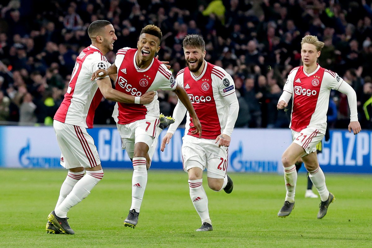 El Ajax festejó con todo el gol del empate en el encuentro