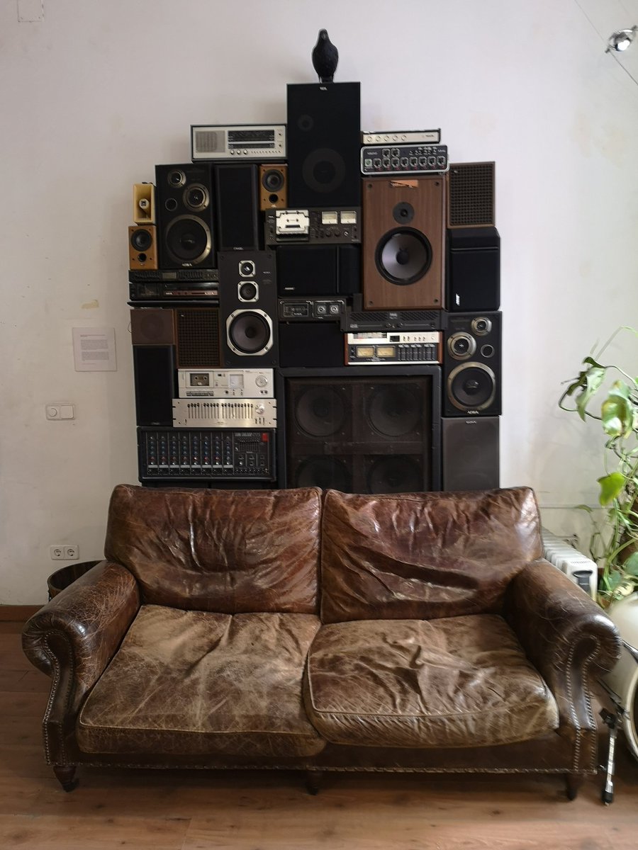 Gobhicks's tweet photo. @Moonfan @_blackmountain_ @consequence @brocki58 @bla6676890 Sounds awesome, can't wait for the album, #totallytrippy vid. Wonder if they've ever been to #CuervoRecords in #Madrid... https://t.co/V9H4fzELQD