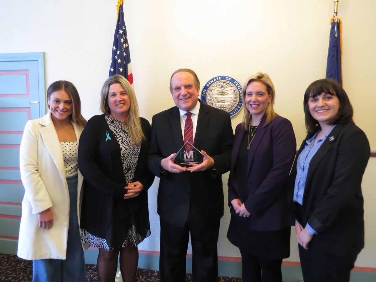 AndyDinniman's tweet image. I was deeply honored to be recognized with the Guardian of Victims’ Rights Award by @MarsysLawforPA &amp;amp; @CVCofCC  Although the state constitution enumerates rights for the  accused/convicted, Pa = 1 of only 9 states that does not afford the same protections to crime victims.