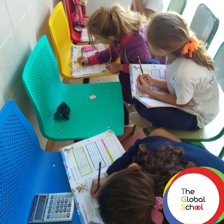 tgs_bsas's tweet image. En TGS generamos espacios de trabajo, dentro y fuera del aula, donde los chicos puedan inspirarse y trabajar de un modo diferente.

Sillones, pasillos y otros espacios comunes son escenarios de aprendizaje.

#LearningDifferent #ActitudTGS