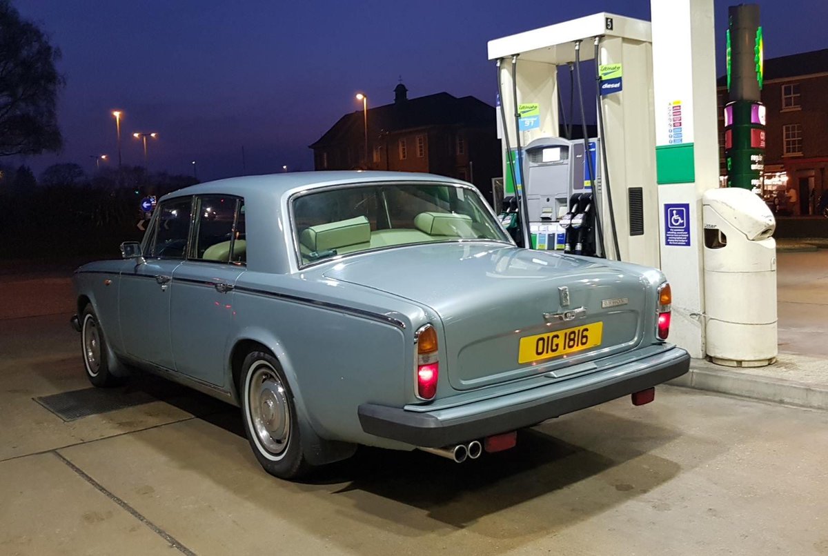 "It'll pass everything but a petrol station" etc. ⛵️  #RollsRoyce #SilverShadowII #SavingPandora #OIG1816 #SRH40385 #LandYacht #NaturalHabitat #SilverMink #CaribbeanBlue #ProjectCar #ClassicCar #V8 #CreweCars