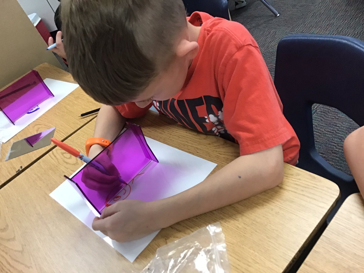 rmccoy3130's tweet photo. The Liberty Oaks Super Science Club is investigating the refraction of light.
@libertyoaks
#lpsleads
@libertyoaks
@LIBERTYSCHOOLS . https://t.co/8sbEMULFs2