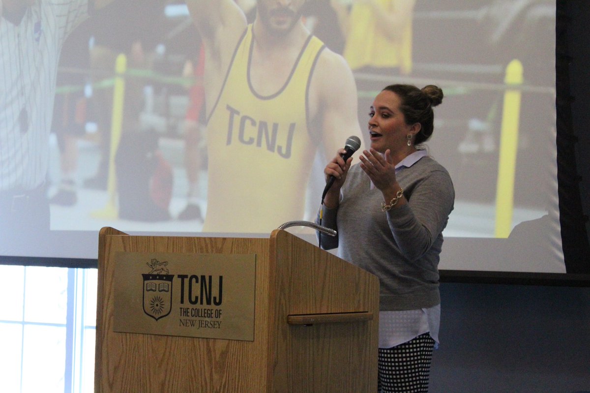 Banquet Recap 2 of 3!   
1. Sophomores
2. Freshman
3. Team Awards
4. Director of Athletics Ms. Amanda DeMartino

#LionStrong #RollPride