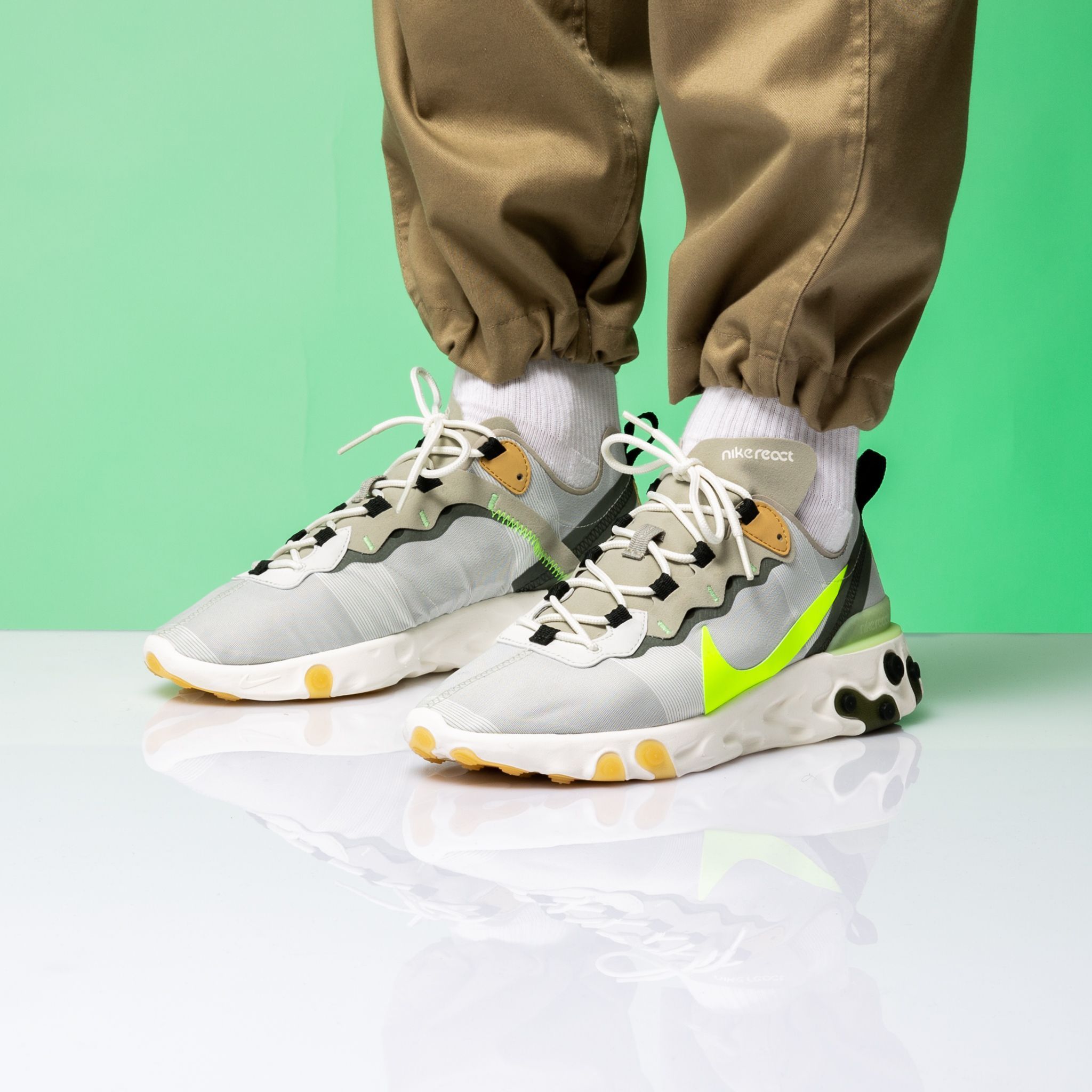 nike react element 55 volt swoosh