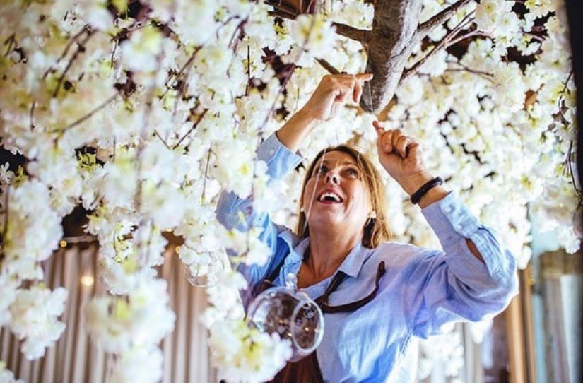 STEMSDESIGN's tweet image. A sneaky peak behind the scenes at our gorgeous Lynne setting up our blossom trees! We think they make an absolutely stunning addition to any alter! Thank you to @HamIrvine for the gorgeous photos, you’ve gotta love a good action shot! 🌸💕 #WeddingHour #WeddingWednesday