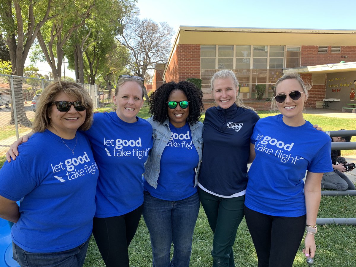 The <a href="/AmericanAir/">americanair</a> and <a href="/RamsNFL/">Los Angeles Rams</a> sent their amazing team leaders out to Inglewood to help build a new playground!