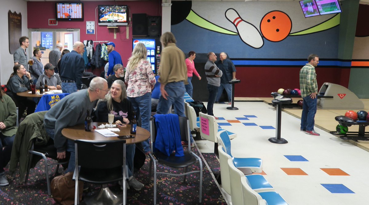 DahlstromRllFrm's tweet image. Bowling for dollars! Dahlstrom #RollForm recently held its annual event in which employees can earn up to $100 per game with some skilled (or lucky) throws.

Thanks to @JamestownBowlGT for hosting!

#rollforming (Get it?)