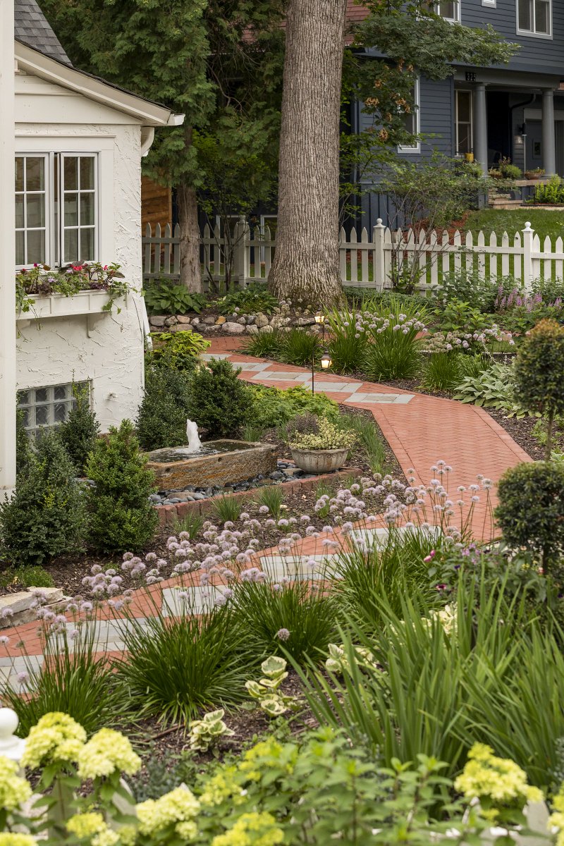 MinnesotaNLA's tweet photo. Check out this #MNLAMember 2019 award winning landscape from Heather at @momsdesignbuild. Congratulations to Heather and team on this #topmnlandscape! https://t.co/QtsOhmIRlc #landscapedesign #outdoorliving https://t.co/004reN1Zdq