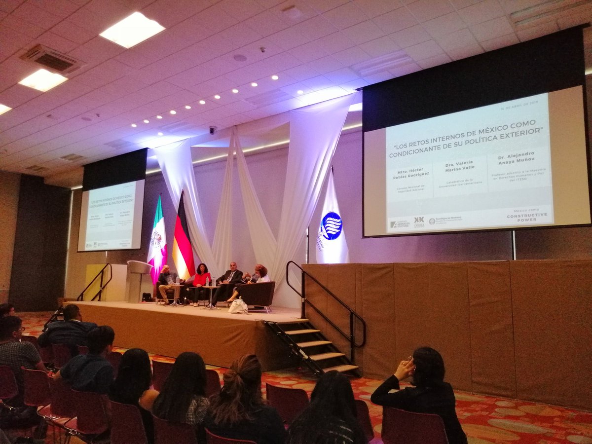 CSocialesTec's tweet photo. 🔊 Arrancamos en el @TECcampusGDL con el segundo panel de discusión “Los retos internos de México como condicionante de su política exterior”.
Panelistas:
🔹Mtro. Héctor Robles
🔹Dra. Marina Valeria Valle
🔹Dr. Alejandro Anaya Muñoz
🔹Dra. Mónica Serrano
#MexConstructivePower https://t.co/M1bTCfWE6F
