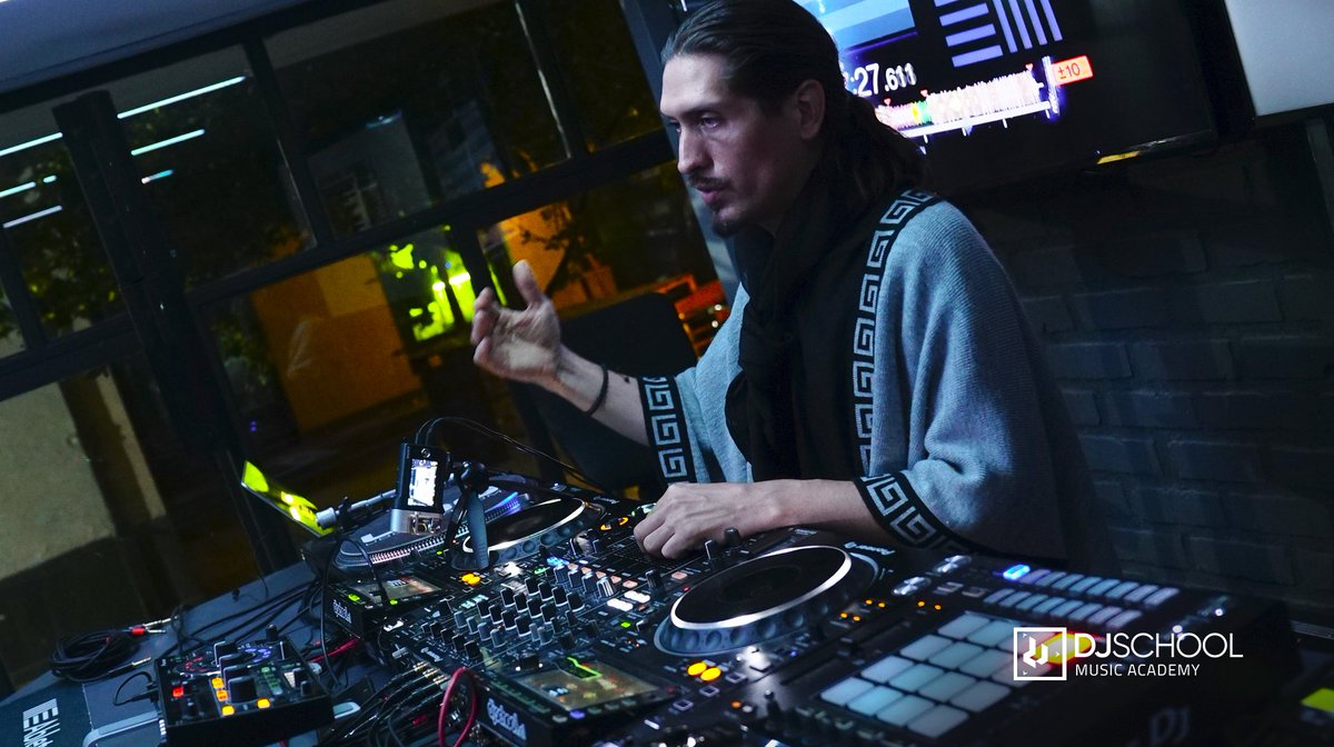 Dj School Chile tweet media