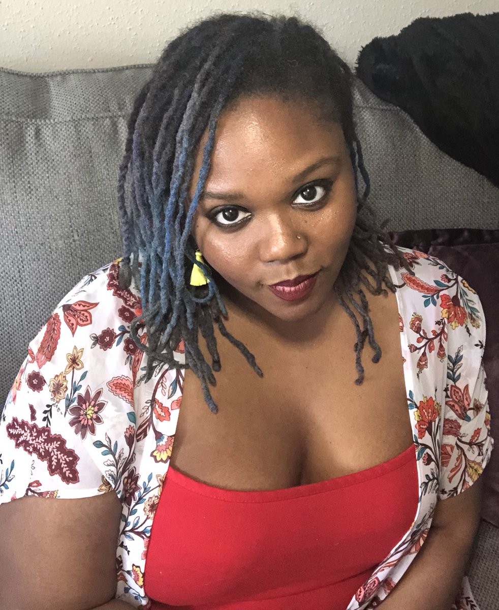 DoohickyCraftqe's tweet photo. Because it’s always a photo opp with Doohicky!

 Shop Lebreon earrings at https://t.co/YhyB8jwYCX

#doohickycraftique  #shopping #mostlyhandmade #accessories #fashion #stl #EStore  #jewelry #earrings #bohostyle #festival #spring #color #ootd #statementpiece #style #eyecandy https://t.co/arQqjNTJmv