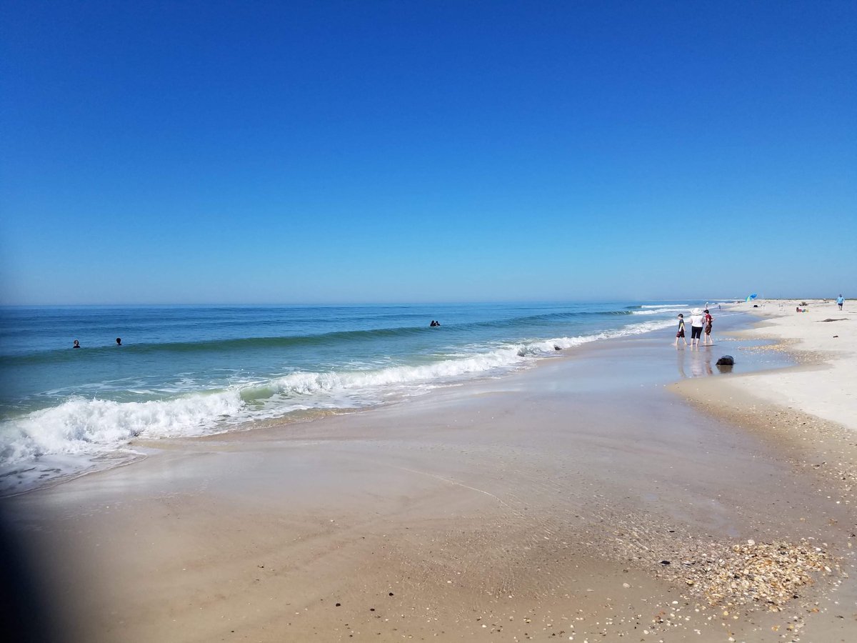 KellyFosterWX's tweet image. Crystal ✨clear sky today 🐬 Dauphin Island, #Alabama 📸Greg Vrachalus #springbreak2k19 @spann @StormHour