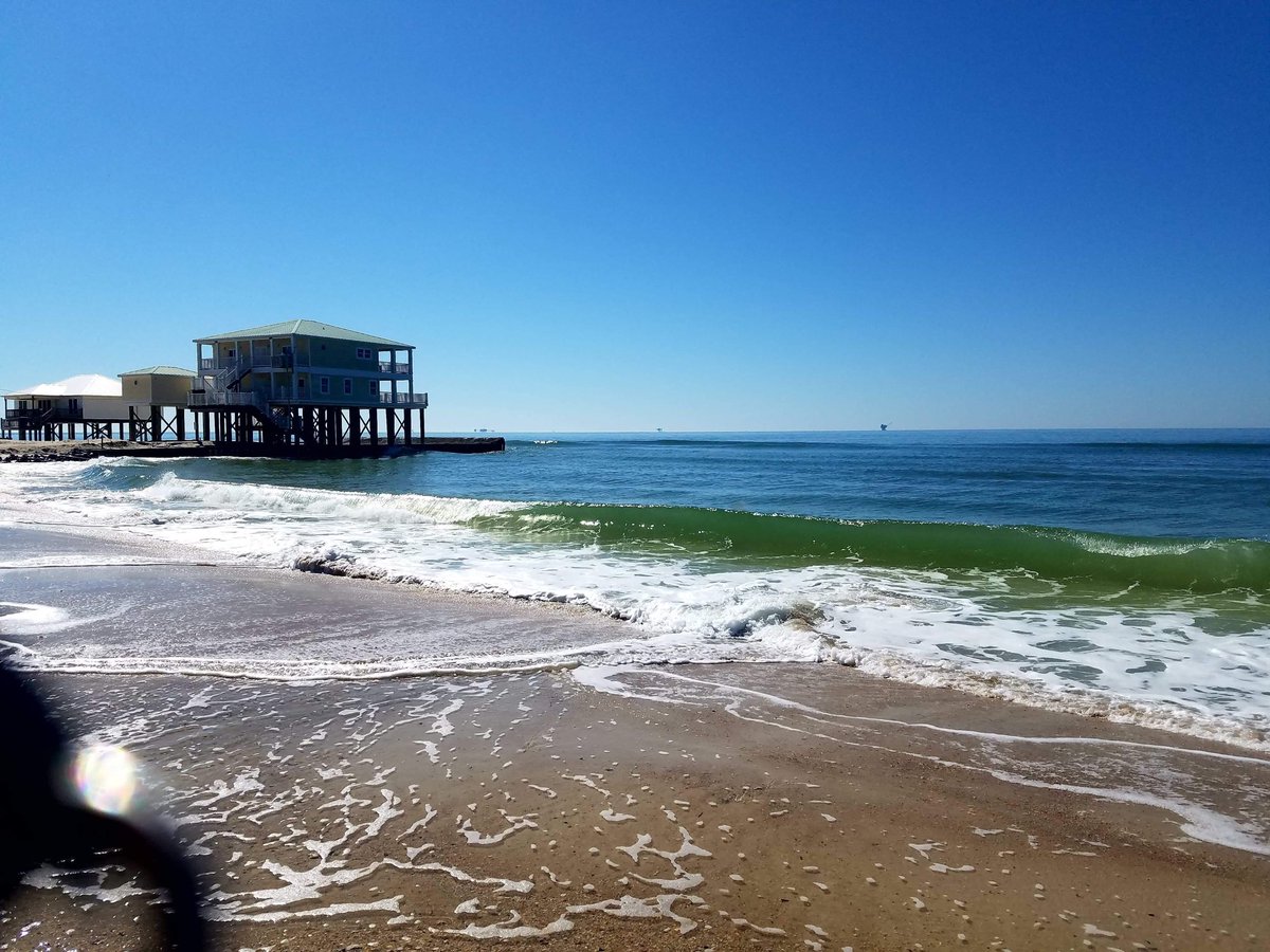KellyFosterWX's tweet image. Crystal ✨clear sky today 🐬 Dauphin Island, #Alabama 📸Greg Vrachalus #springbreak2k19 @spann @StormHour