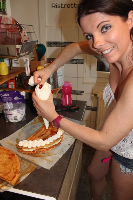 Watch Caroline Tosca's leaked NSFW photo on TwXstars