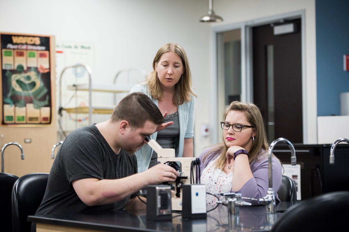 rvcgoldeneagles's tweet photo. Fall reg opens tonight at 9pm! Have a favorite course or professor you want to recommend to others? Reply to this tweet π #RegisterRVC https://t.co/qxPD98HtIh