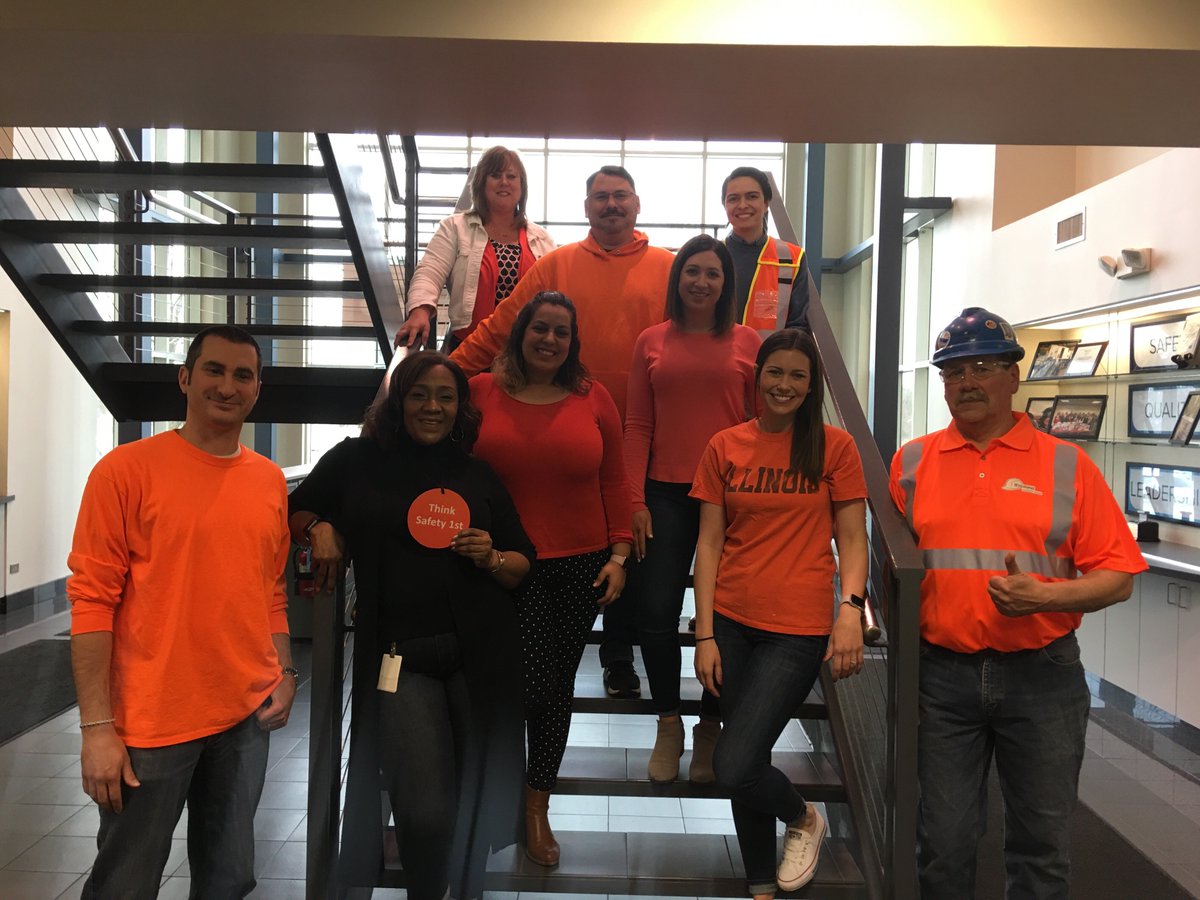 HollandRail's tweet image. It's National Work Zone Awareness Week and our employees are #GoingOrange to support our sister company Curran Contracting!
In 2017 alone there were 799 work zone fatalities. Be sure to use caution when going through work zones. #Orange4Safety