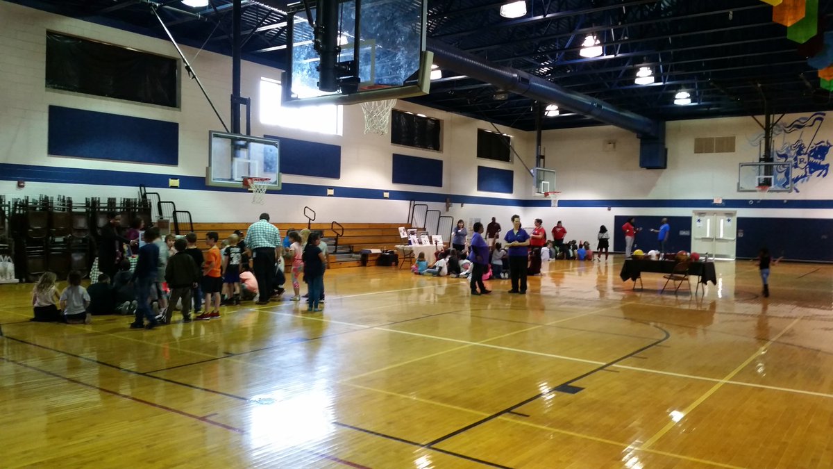 FCSNMeals's tweet photo. 2nd Grade Nutrition Fair @RoyalElementary!
Huge Shout Out to our Presenters-
#NCAGRICULTURE, #NCFARMBUREAU,
@FCSchoolsNC -School Nurses, #NashProduce, FC Parks & Recreation, and Cooperative Extension.The students enjoyed Learning and "Shopping"
#thedairyalliance #GeneralMillsCF https://t.co/90gNNMUPvL