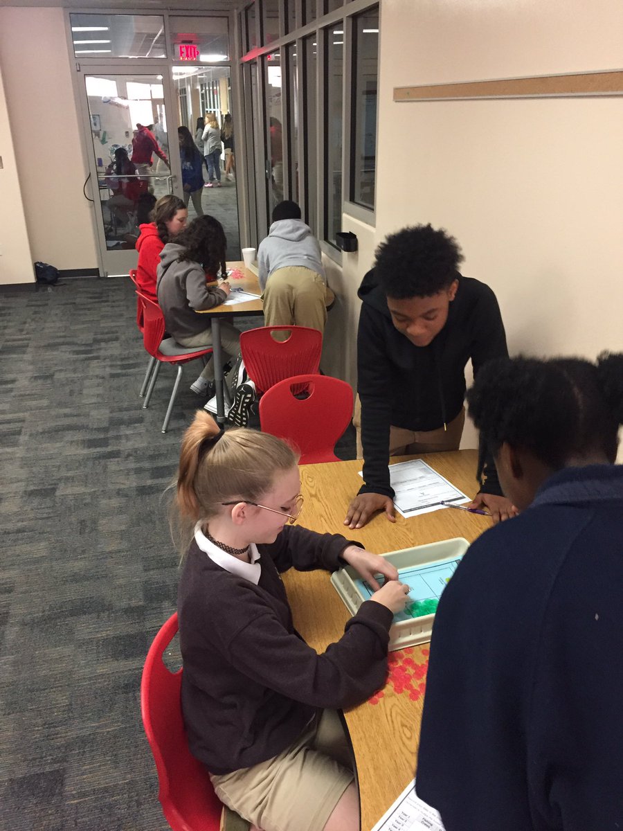 MsBealsClass's tweet photo. Joined forces w/ @lamyerlewis to have science students exploring the coral reef organisms using data visualization in the form of bingo counter chips #donotwreckthereef #modelinginscience https://t.co/OypG05PN8w