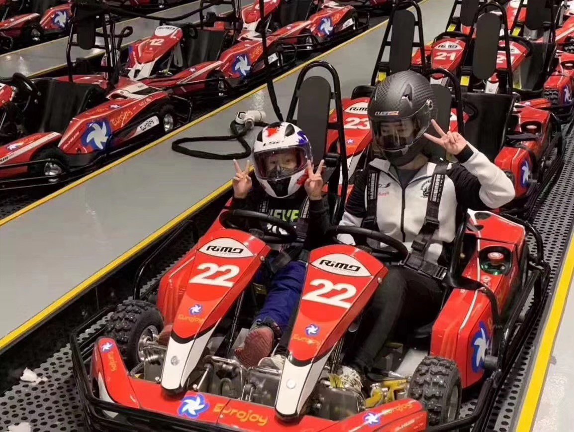 ICE KART IN CHANGCHUN // Since 6th April, the EURASIA shopping centre in the northern Chinese city of Changchun is offering an absolute highlight – Asia's first go-kart ice rink! // read more: facebook.com/ast.eis.und.so…
#icekart #china #ice #wko #eurojoy