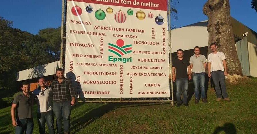 efieldcrops's tweet photo. 🔝🔝Equipe SimulArroz visita Epagri em Chapecó em Santa Catarina👏🏿👏🏿

🌿🌿Hoje a tarde a Equipe SimulArroz esteve reunida com o pesquisador Leandro do Prado Ribeiro da Epagri Chapecó👏🏿👏🏿

⚠️⚠️Nessa reunião foi discutido projetos de pesquisa em soja.🌿🌿

#Epagri #Soja #SimulArroz https://t.co/JgqT1akLtr