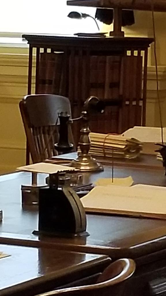nhahanie's tweet photo. Telemedicine would be great in the future and online vision screenings may give you a glasses prescription BUT they cannot check for ocular diseases in the back of the eye as of now. #COALegDay #SoCalOD #oldtelephone https://t.co/XrGemwwyb5
