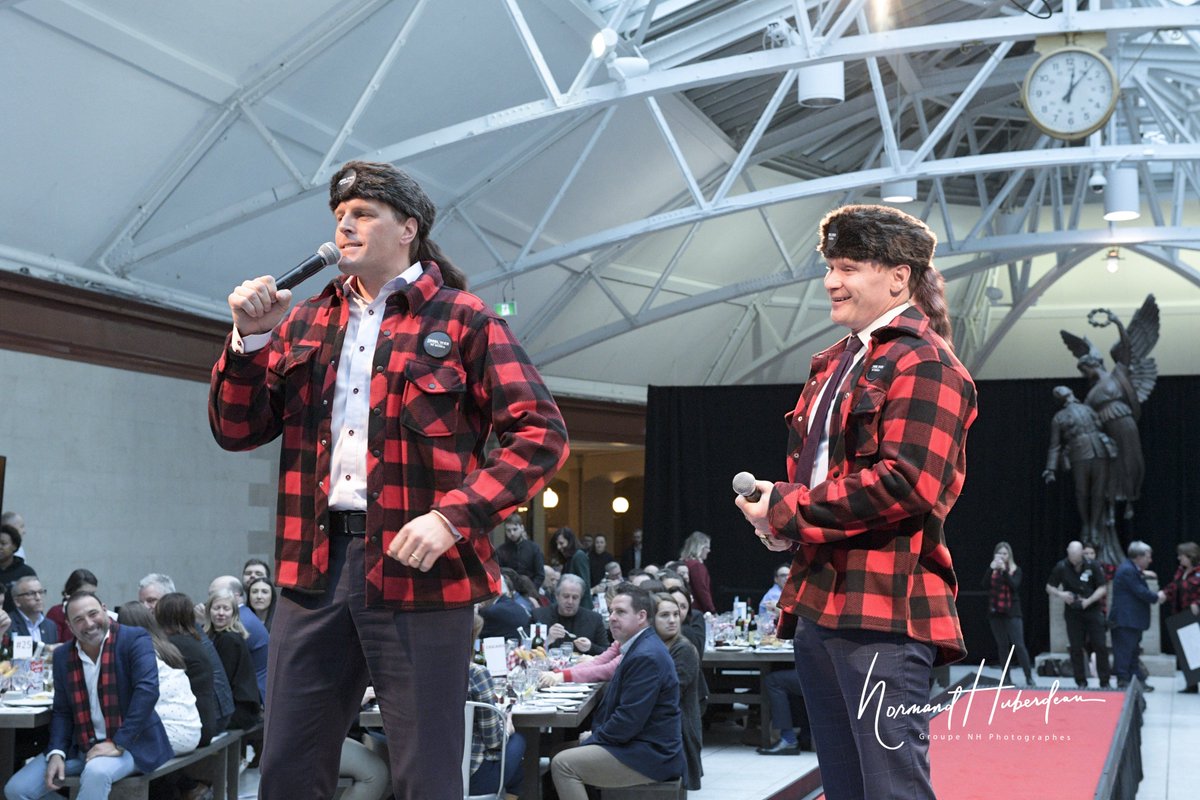 Les photos d'ambiance sont arrivée!! YAY!! 🤩 Voici un petit échantillon :)
Un grand MERCI à un photographe hautement professionnel, doté d'un énorme talent et grandement apprécié! Crédit photos = NORMAND HUBERDEAU - NH PHOTOGRAPHES