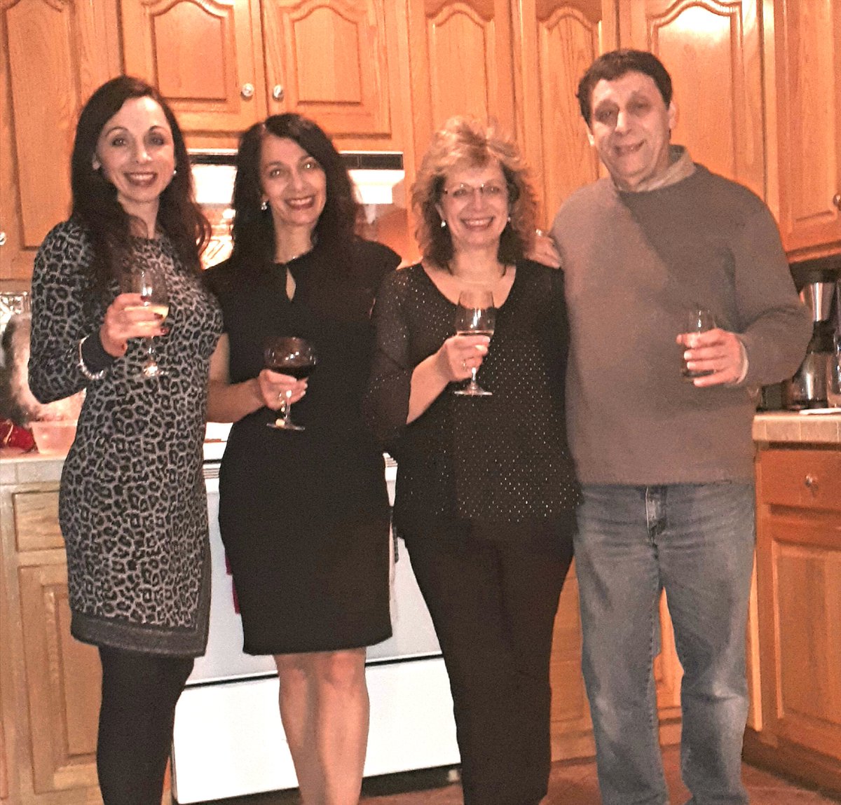 lizboyle20's tweet photo. #happysiblingsday #bestsiblingsever https://t.co/CBuZJKi67g