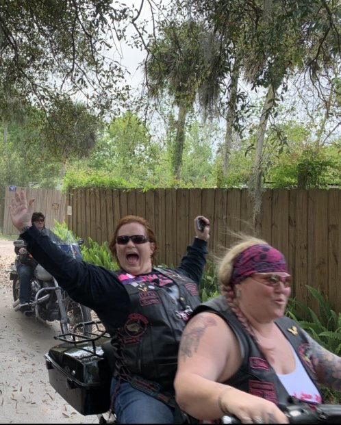 LeatherLaceMC's tweet photo. This is what #sisterhood looks like! #fierce12
#motorcycle #motorcycles #womenwhoride #bikelife #biker #bikerchick #ridefree #harleydavidson #harley #salute #seemslegit #free #happy #beemer #pinkie https://t.co/VRwa2lM1KC