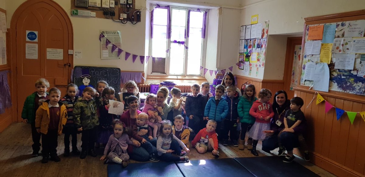 YsgolLlandybie's tweet photo. Plant y meithrin yn ymweld a Phlant bach y Llan heddiw. #partipiws The nursery pupils visiting Plant Bach y Llan today. https://t.co/sqWeTqmS7W