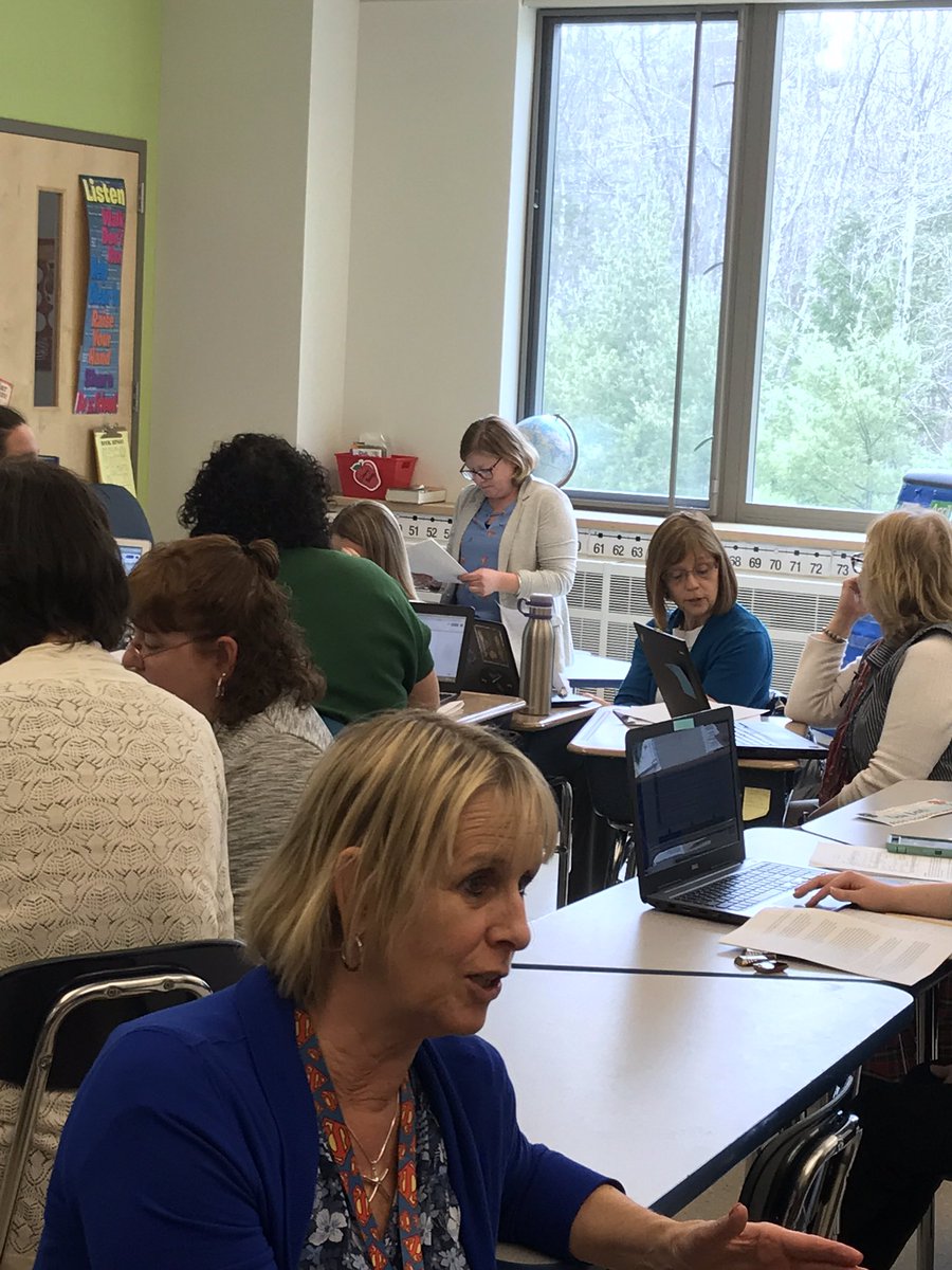 kteachertansey's tweet photo. 2nd grade team getting it done at early release! #gradelevelteam #2ndgraderocks @MandyLHowerter @hersom_jennifer @RochNHSchool https://t.co/jyLX5Vb8bY