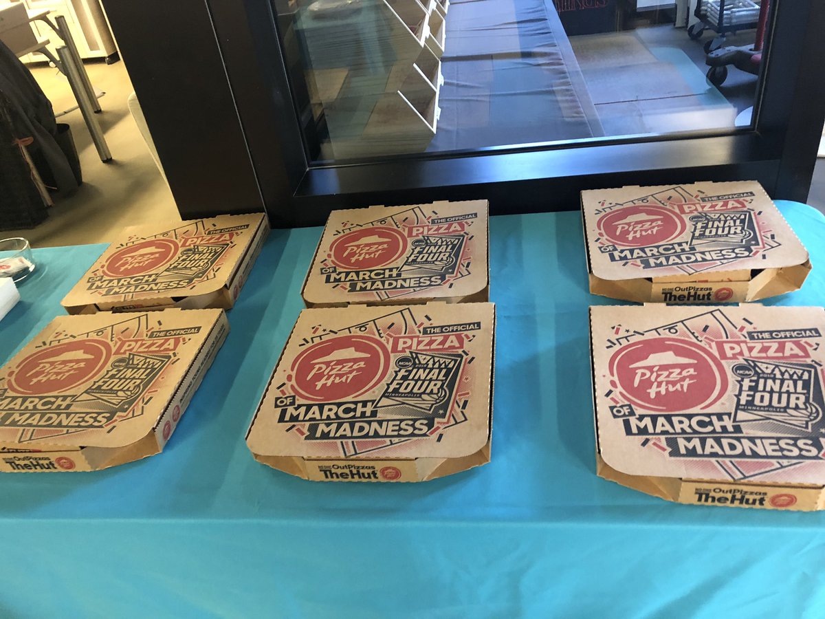 davidbates's tweet photo. Getting this @Docker meetup rolling @OzmoApp in @dtblacksburg for @nrvdev https://t.co/1Wv05kuDiu
