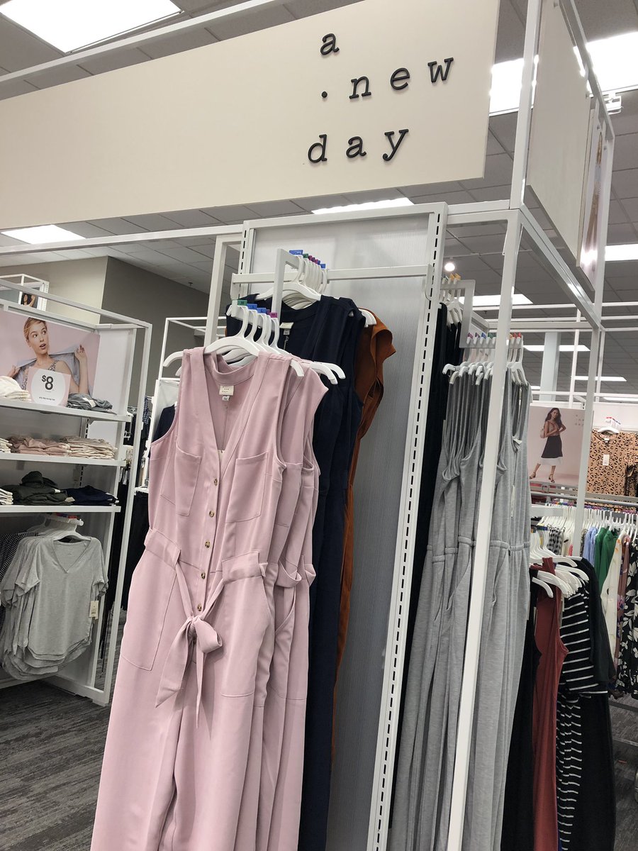 moriah_targetVM's tweet photo. Fresh wearable looks are out from A New Day at #t1768! Come get your #maxi #dresses &amp; breezy lightweight #suiting while it’s here!  😊👗#targetstyle #anewday https://t.co/vgicHZRN7Z