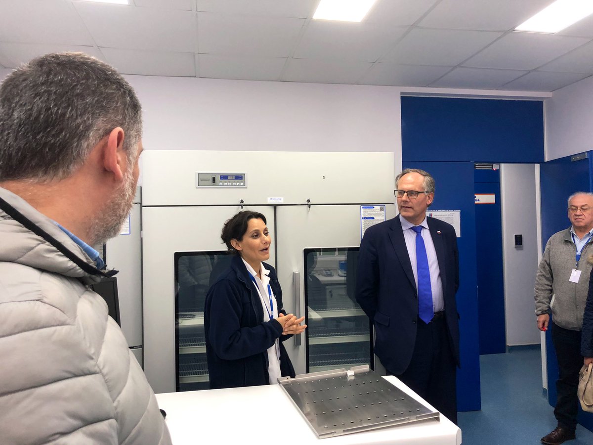 MinjudhLosLagos's tweet photo. Intensa agenda cumple en #PuertoMontt el equipo de Planificación y Presupuesto del @MinjuDDHH liderado por Loreto González El Seremi @alex_meeder les muestra ahora operatividad del nuevo edificio del @SmlChile y coordinan las mejoras pertinentes #ChileEnMarcha https://t.co/BZ7wlRYIbs