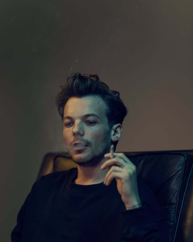 fxckingreatlwt's tweet photo. Pase lo que pase mañana con la entrevista de mierda, hay que seguir con la promo y seguir streameando!!!
#TwoOfUsStreamingSession
#LouisTomlinsonBBMAs
@Louis_Tomlinson https://t.co/exnWL5JYSo