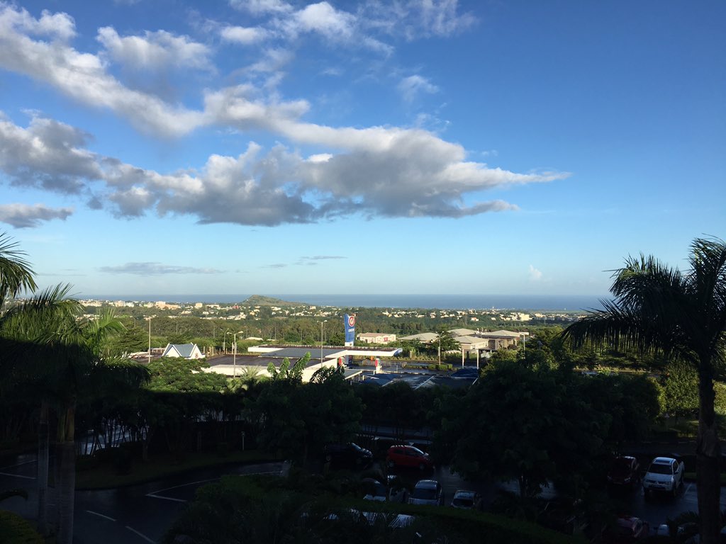 mikegeyser's tweet photo. Good morning Mauritius! Looking forward to #DevConMRU today. The folks at @MSCraftsman have done a fantastic job, and the venue is epic. ๐ฒ๐บ https://t.co/4JJ2zLdlBb
