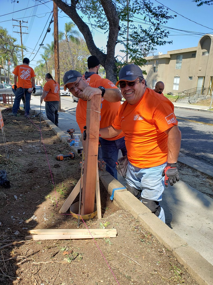 WalkerHD6610's tweet photo. Great Day at the work site today, great job team! #CHOOSETOSERVE #teamdepot @6610Homedepot @Ambermedina6610 @lupeadiaz @bac6627 @Yazmin0684 @jesse_moran10 https://t.co/pjDh3T0KwI