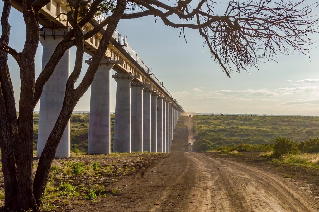 sfwpornnetwork's tweet photo. 🏗️[#InfrastructurePorn] Railway Bridge over Nairobi National Park, Kenya
🔗 https://t.co/fY9ztMr601 https://t.co/QqQHvwIUVi