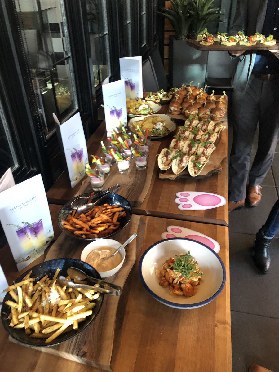 <a href="/BMO10thG/">BMO@10th&GREAT</a> team celebrating women dentists and sharing financial advice to female entrepreneurs <a href="/VeraJing1/">Vera Jing</a>