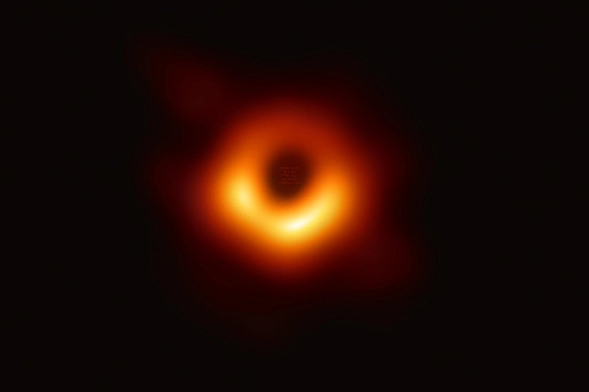 KernelEncore's tweet image. You really need to zoom in to see the detail in the #BlackHole picture. No, really! 👀ZOOM IN!!!👀