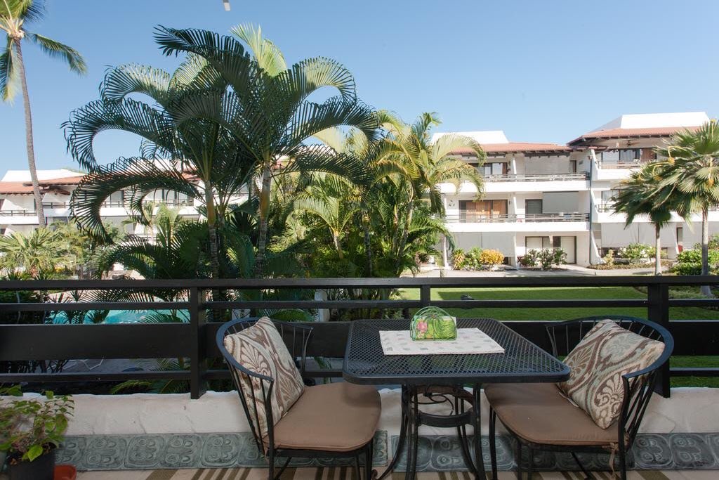 bookdirect's tweet photo. RT @ILoveHawaiiVR: https://t.co/WqGChpjeR2
Casa de Emdeko is an oceanfront condominium complex about a mile and a half south of the quaint tourist town of Kailua-Kona.
👨👩👧👦Sleeps 4
🛏Bed 1
🛁Bath 1
#Kona #ILoveHawaii #BookDirect #Casa #Hawaii #OceanF… https://t.co/f7GQK8gpQa