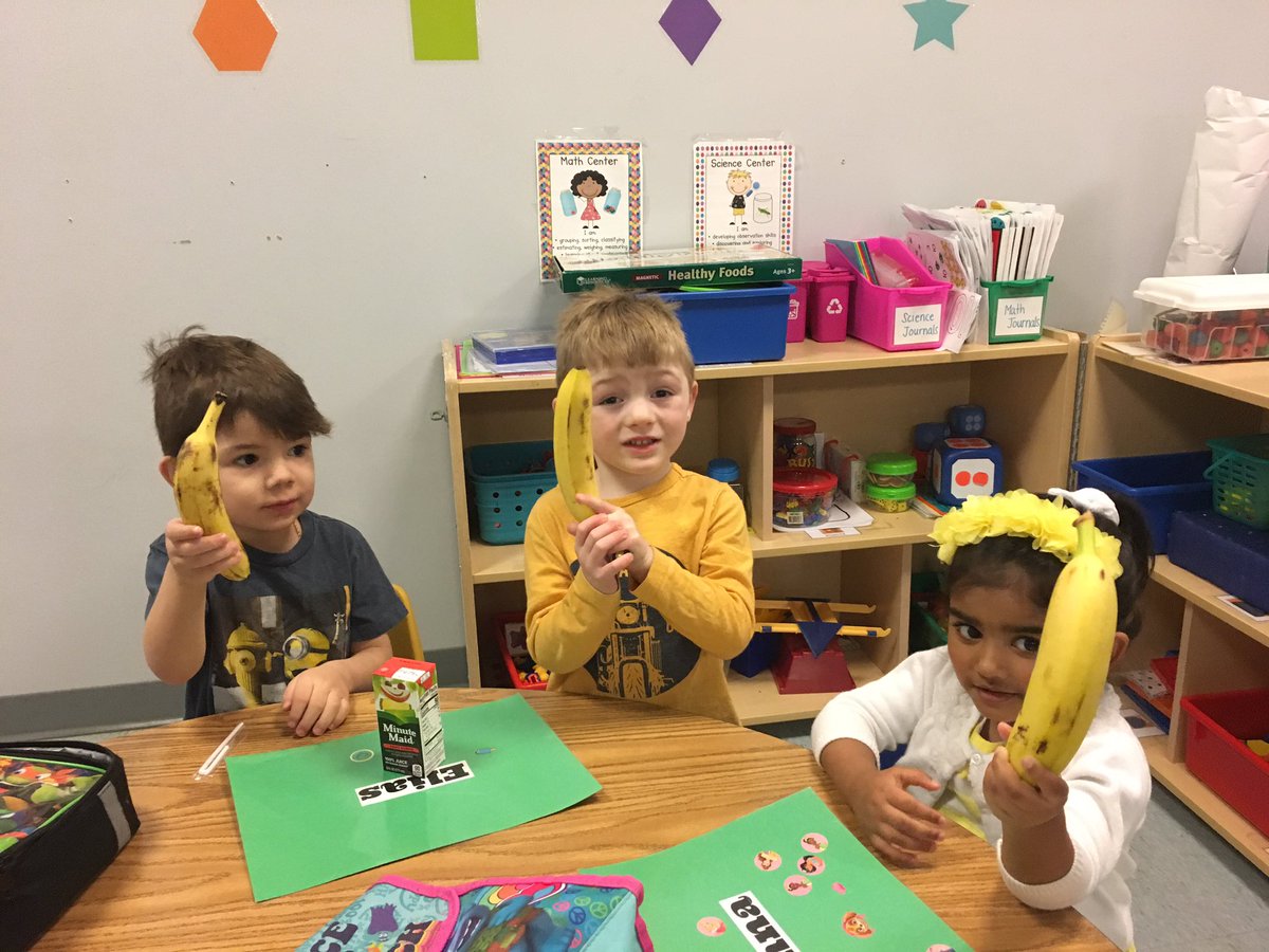 Green stars Elias, Matty, and Ivanna all brought in bananas for yellow day during healthy kids week! #shinestrong