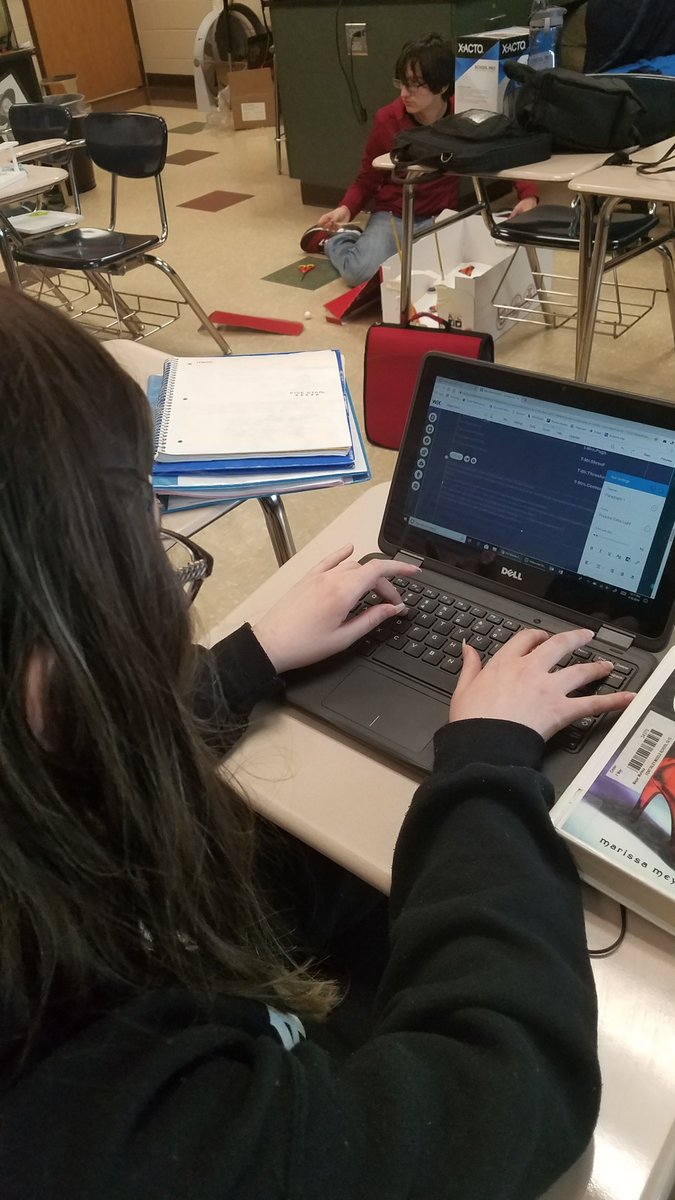 MrsMiller812's tweet photo. Creating videos to share and coding! Independent collaborative projects! #Frmstroopers https://t.co/QyjkRuOJzO