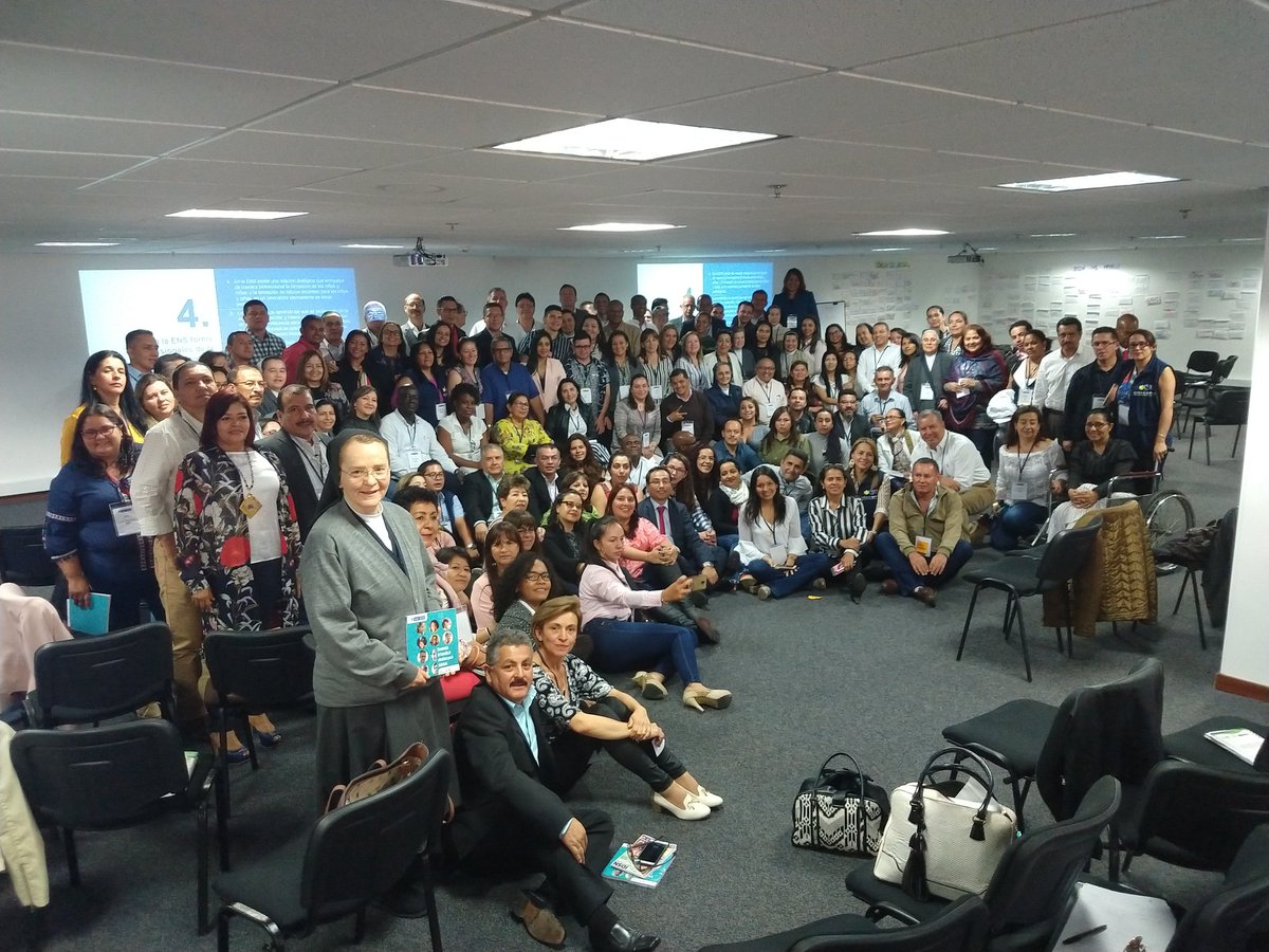 hbayonar's tweet photo. Iniciamos un gran trabajo con las Escuelas Normales Superiores. Un paso más para seguir con el objetivo de transformar las prácticas pedagógicas de los docentes. Aprovechamos lo aprendido en el Programa Todos a Aprender @PTA_Colombia.
#Maestrosformandomaestros https://t.co/0gbkZm91ZM