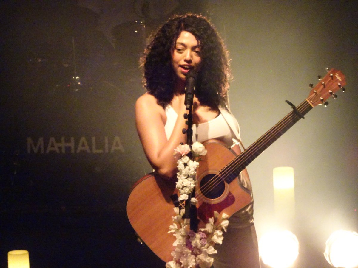 JUMPINSOUNDS's tweet photo. Exactly 7 years ago I saw a 13 year old @mahalia play one of her first shows in London. Tonight she played to a sold out @o2sbe and owned it. A true U.K. talent &amp; rising star #Mahalia #MahaliaBurkmar #DoNotDisturbTour #o2ShepherdsBush #o2Music #UnforgettableGigs https://t.co/rQangzIGuL