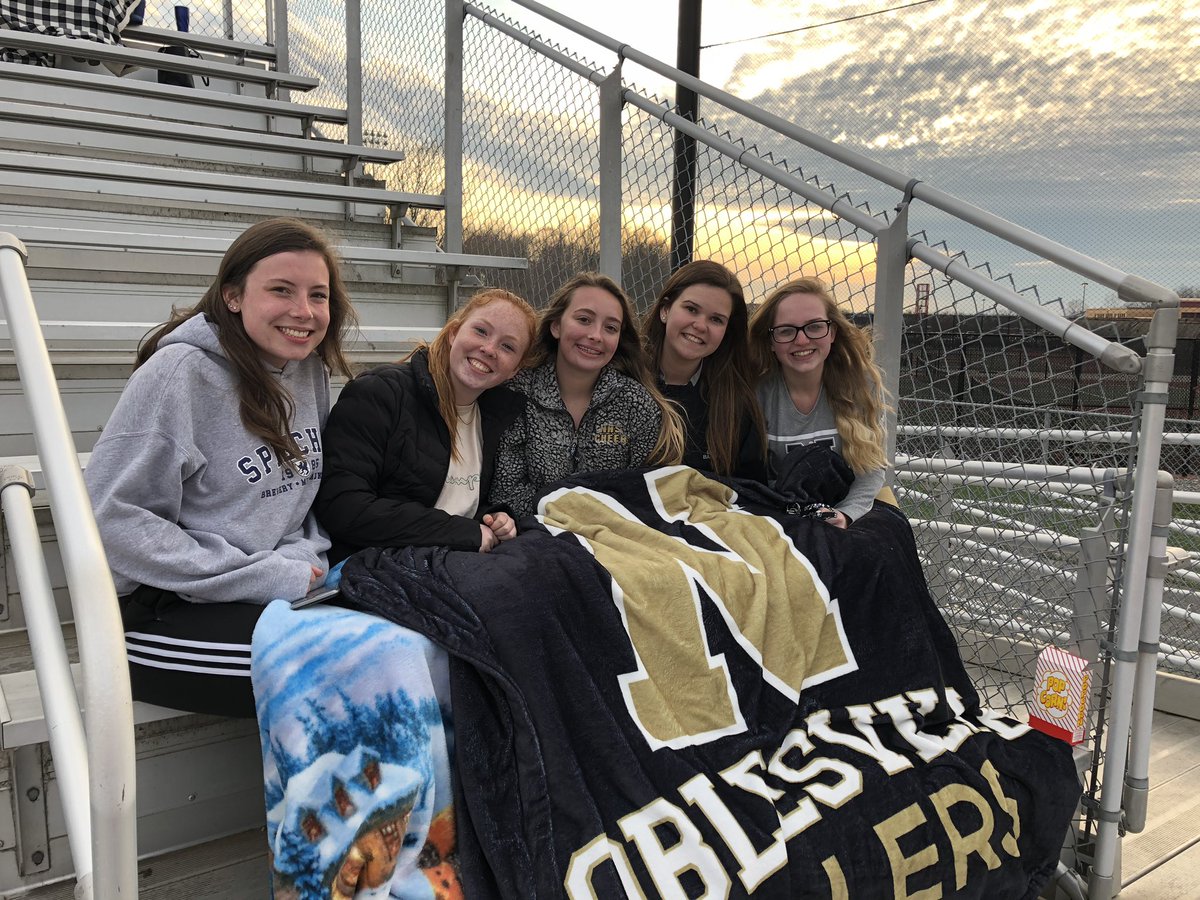 millermanagers's tweet photo. supporting the jv boys @ fishers tonight! it’s super cold, but anything for millerball! #millermanagers @MillerBaseball https://t.co/U0jyHDp5tb