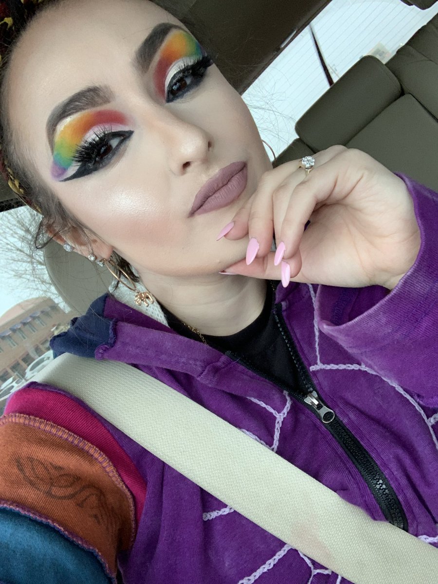 xoxovpresley's tweet photo. Thank you sister @jamescharles for creating your pallete and letting me #unleashmyinnerartist ❤️ https://t.co/r4gQPrFiOq