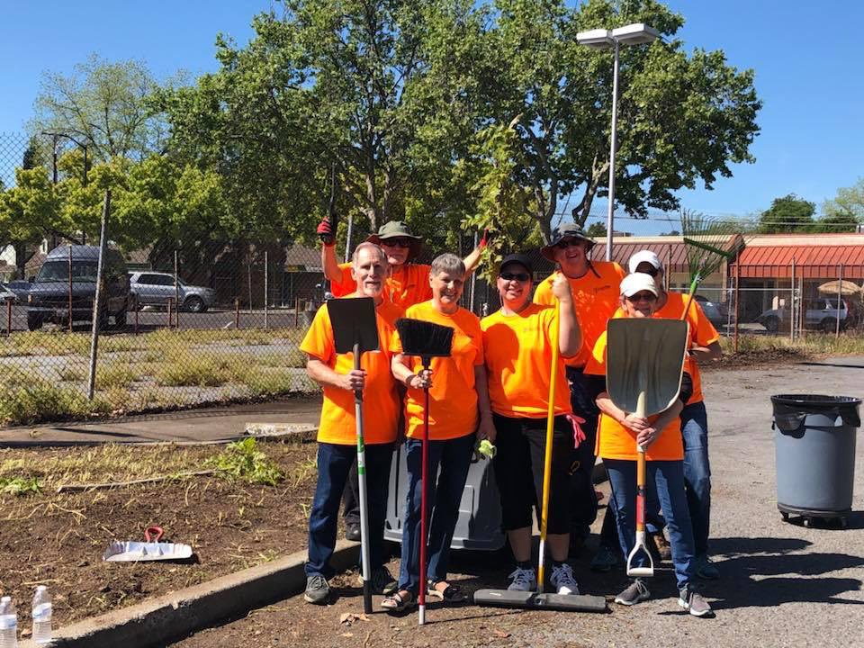 DowntownVaca's tweet photo. In celebration of National Volunteer Week, we'd like to give a HUGE THANK YOU to all of the amazing volunteers who give their time to help make our community and Downtown Vacaville a better place! Last year 200+ volunteers logged 1,200+ hours to help make our events successful! https://t.co/EgsMu4gYiL