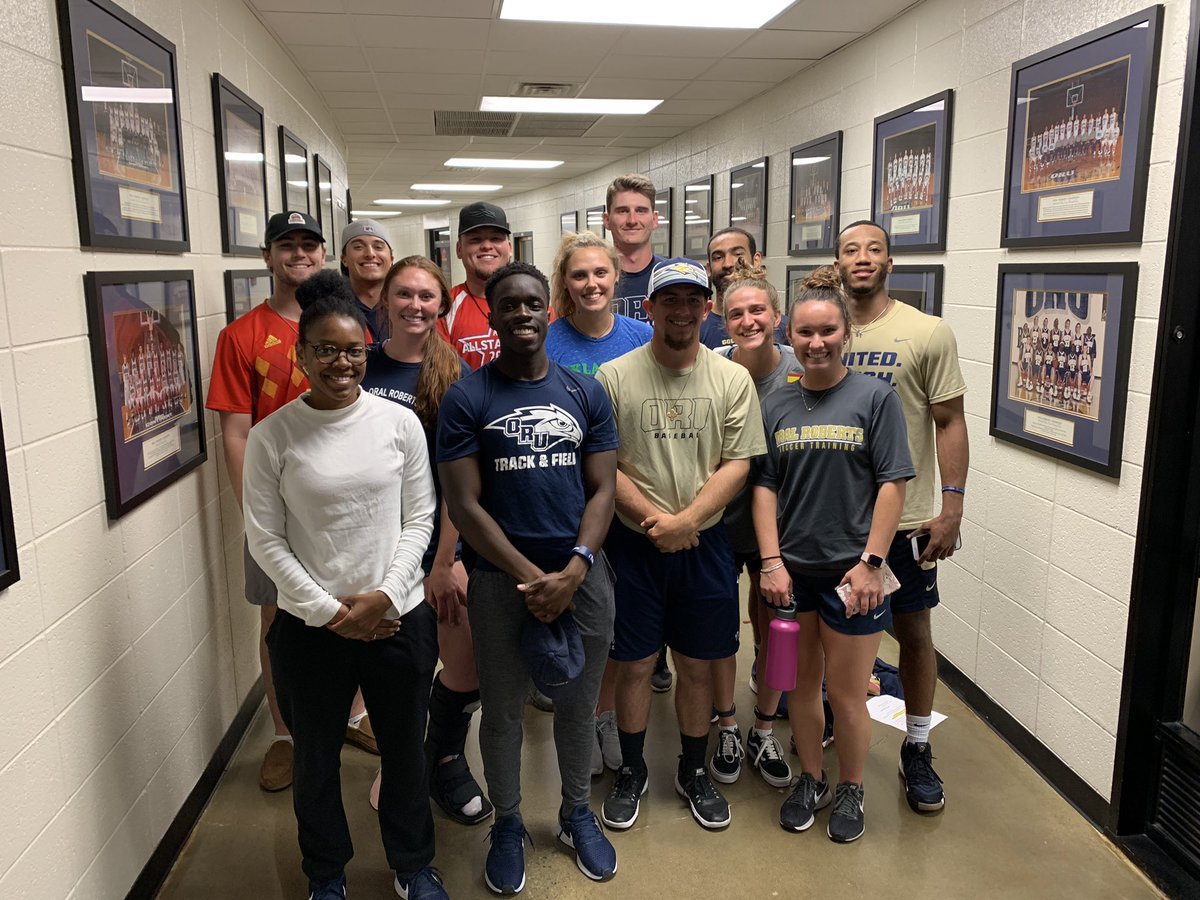 ORUGEC's tweet photo. Tonight over 80 ORU student-athletes participated in the Golden Eagle Club Thank-A-Thon! They’re thankful for each and every donor who supports the Scholarship Fund and ORU Athletics. THANK YOU! #GoldenStandard https://t.co/7vKqO28cZx