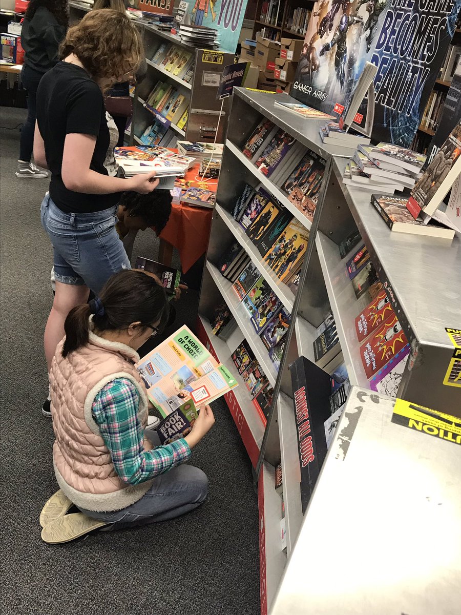 KStefEnglish's tweet photo. Message to the World: Teens are Readers! Young Adult fiction is the fastest growing genre for a reason.  @Scholastic https://t.co/f6MVY1otPz